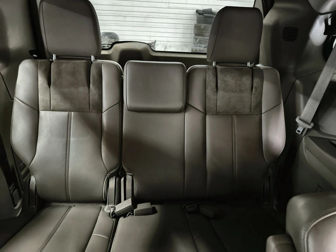 2014 Chrysler Town & Country Limited Minivan 4D