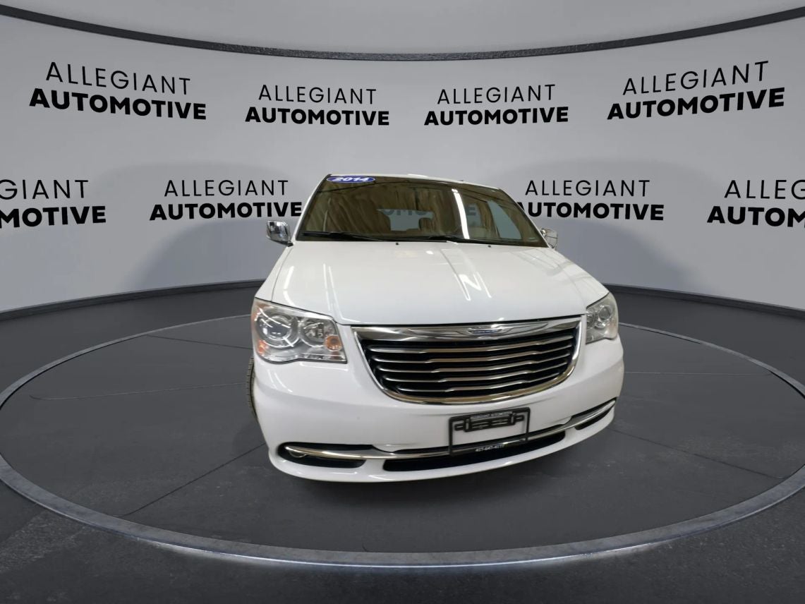 2014 Chrysler Town & Country Limited Minivan 4D