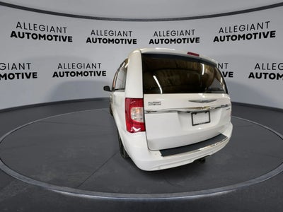 2014 Chrysler Town & Country Limited Minivan 4D