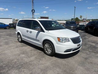 2014 Chrysler Town &amp; Country Limited Minivan 4D