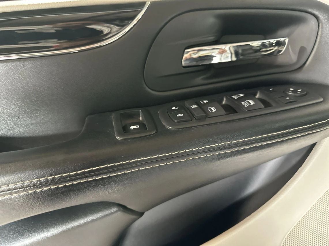 2019 Dodge Grand Caravan Passenger SXT Minivan 4D