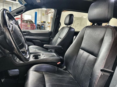2017 Dodge Grand Caravan Passenger GT Minivan 4D