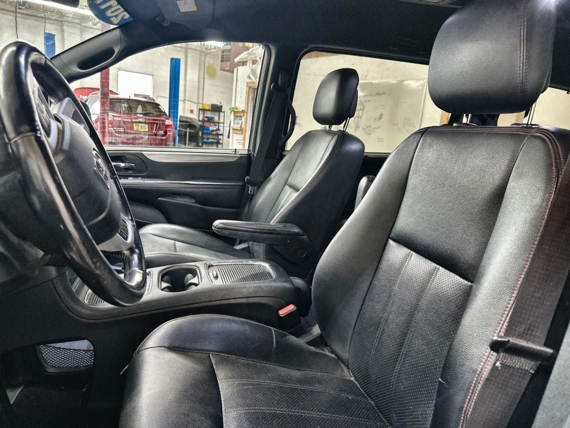 2017 Dodge Grand Caravan Passenger GT Minivan 4D