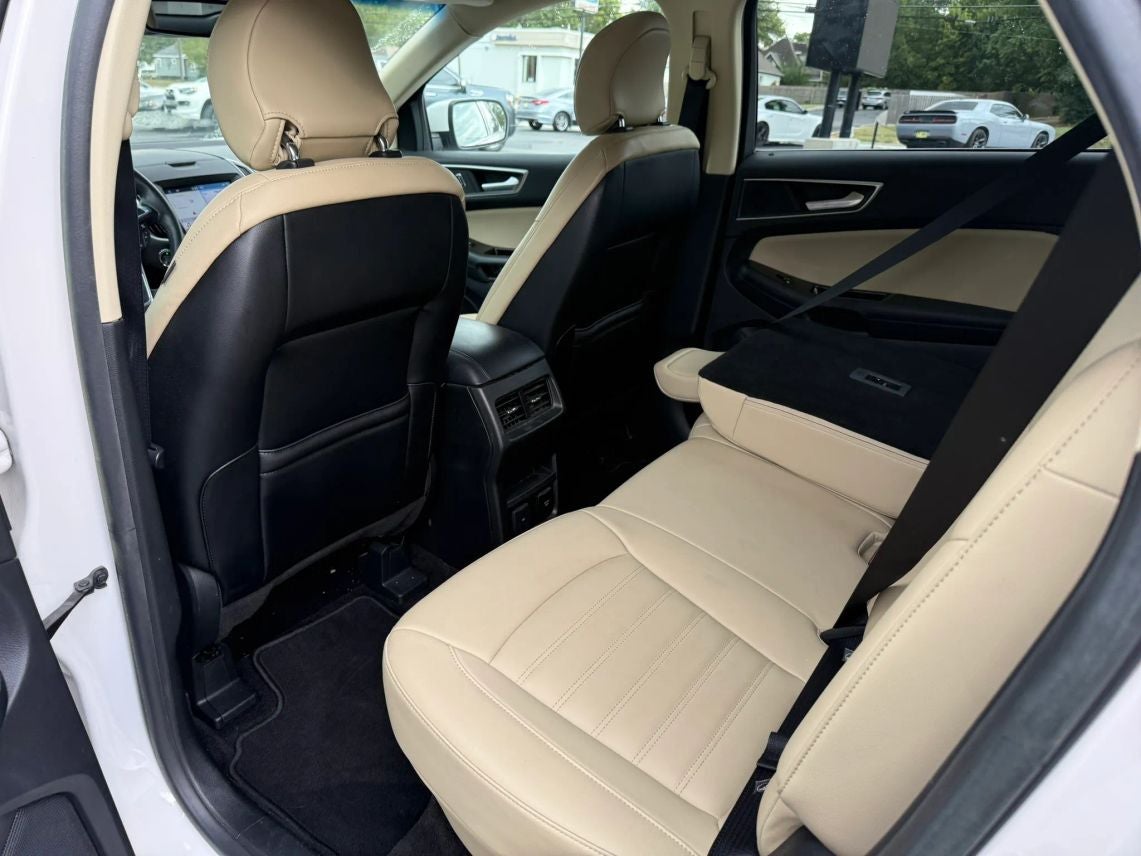 2019 Ford Edge SEL Sport Utility 4D