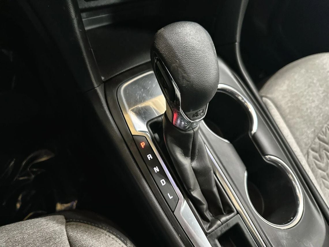 2022 Chevrolet Equinox LS Sport Utility 4D