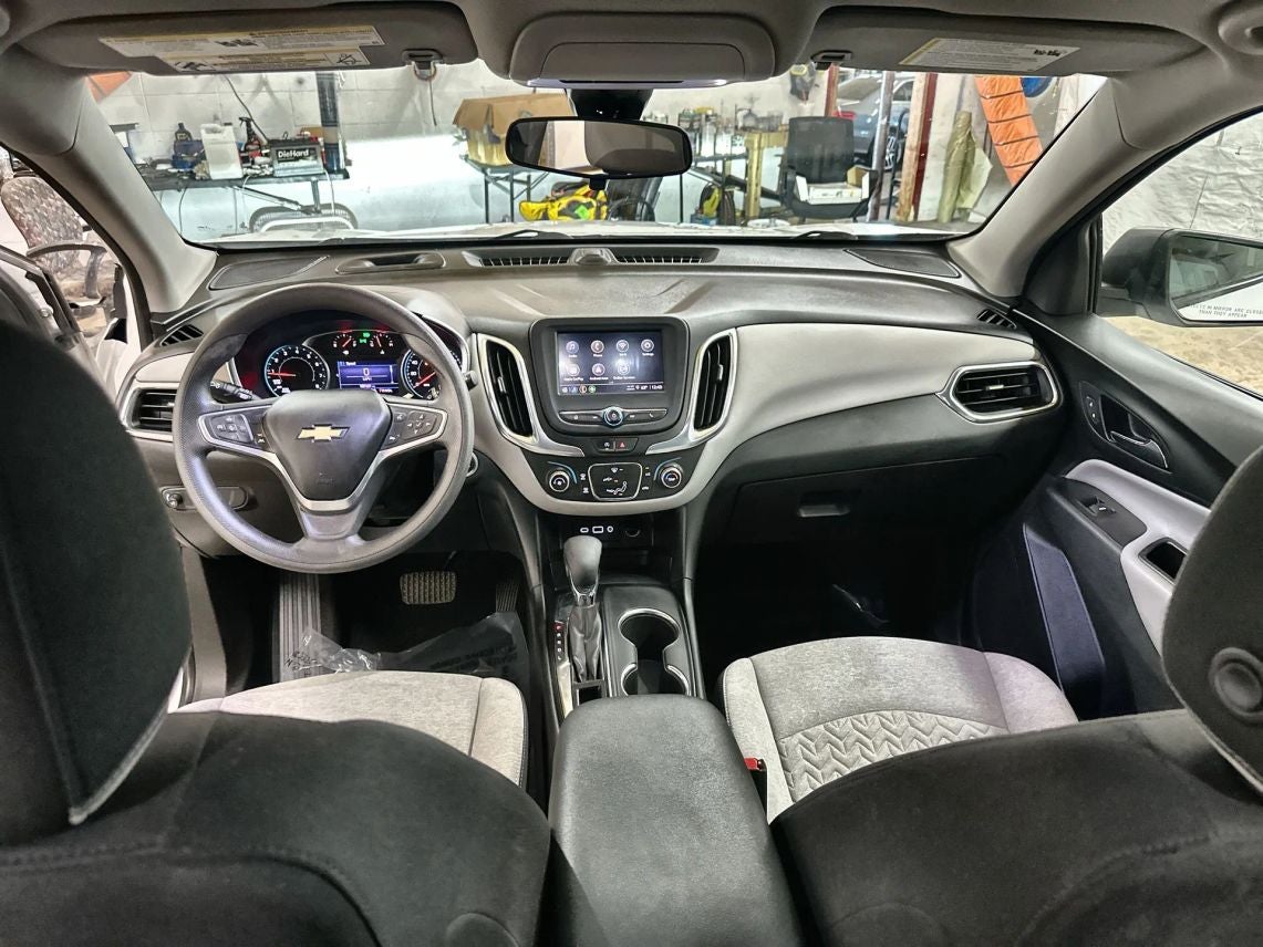 2022 Chevrolet Equinox LS Sport Utility 4D