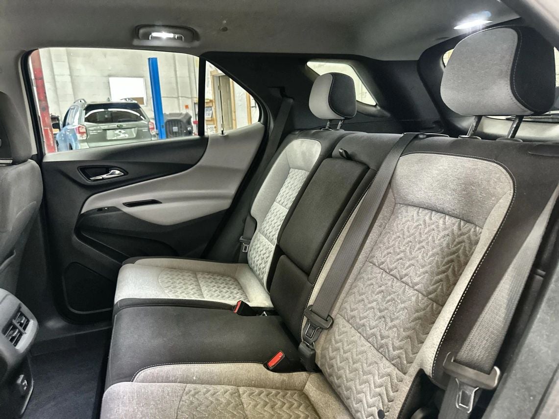 2022 Chevrolet Equinox LS Sport Utility 4D