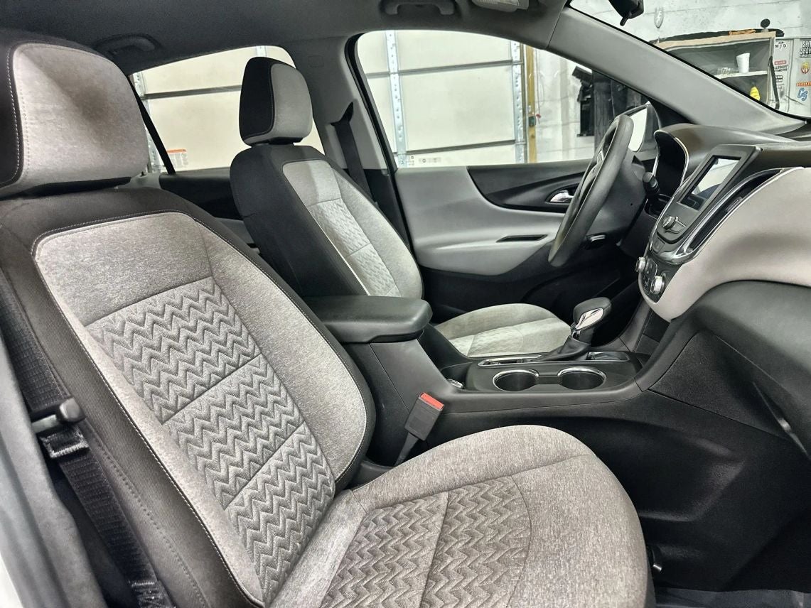 2022 Chevrolet Equinox LS Sport Utility 4D