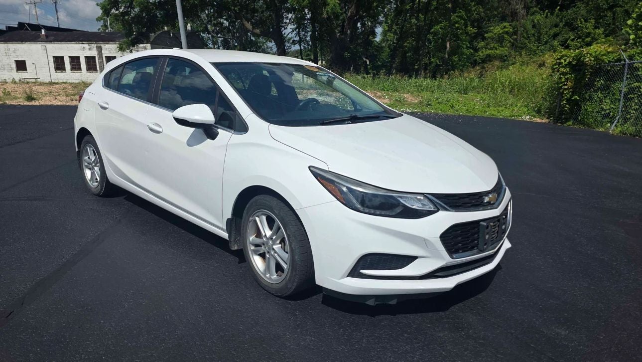 2017 Chevrolet Cruze LT Hatchback 4D
