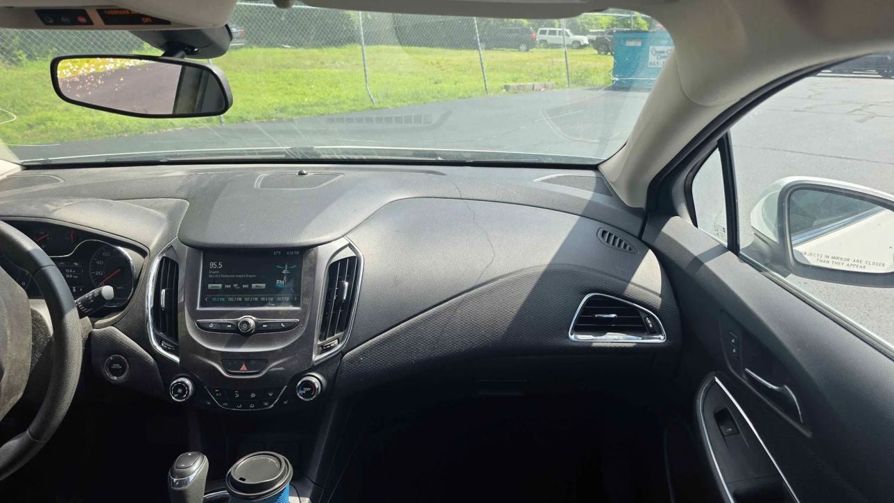 2017 Chevrolet Cruze LT Hatchback 4D