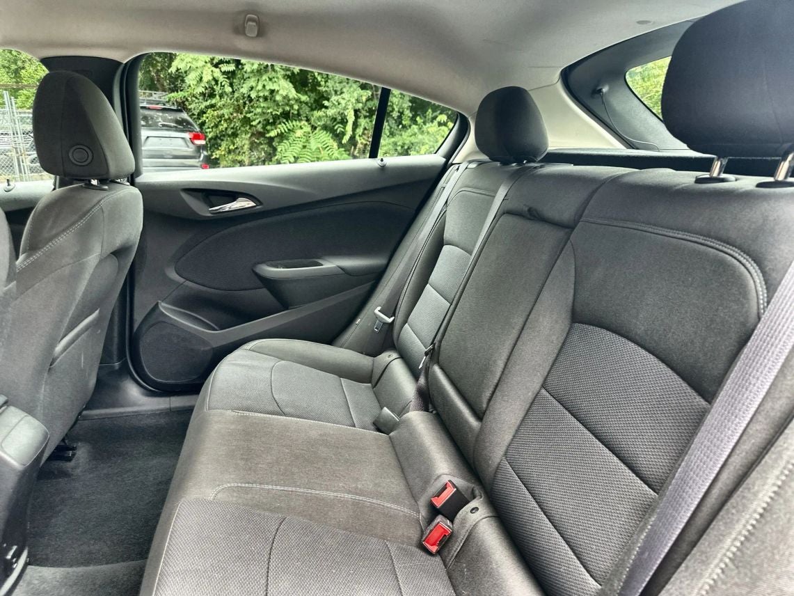 2017 Chevrolet Cruze LT Hatchback 4D