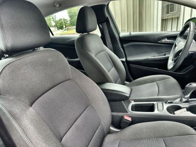 2017 Chevrolet Cruze LT Hatchback 4D