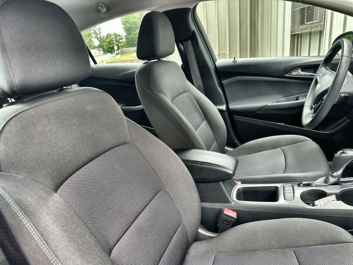 2017 Chevrolet Cruze LT Hatchback 4D