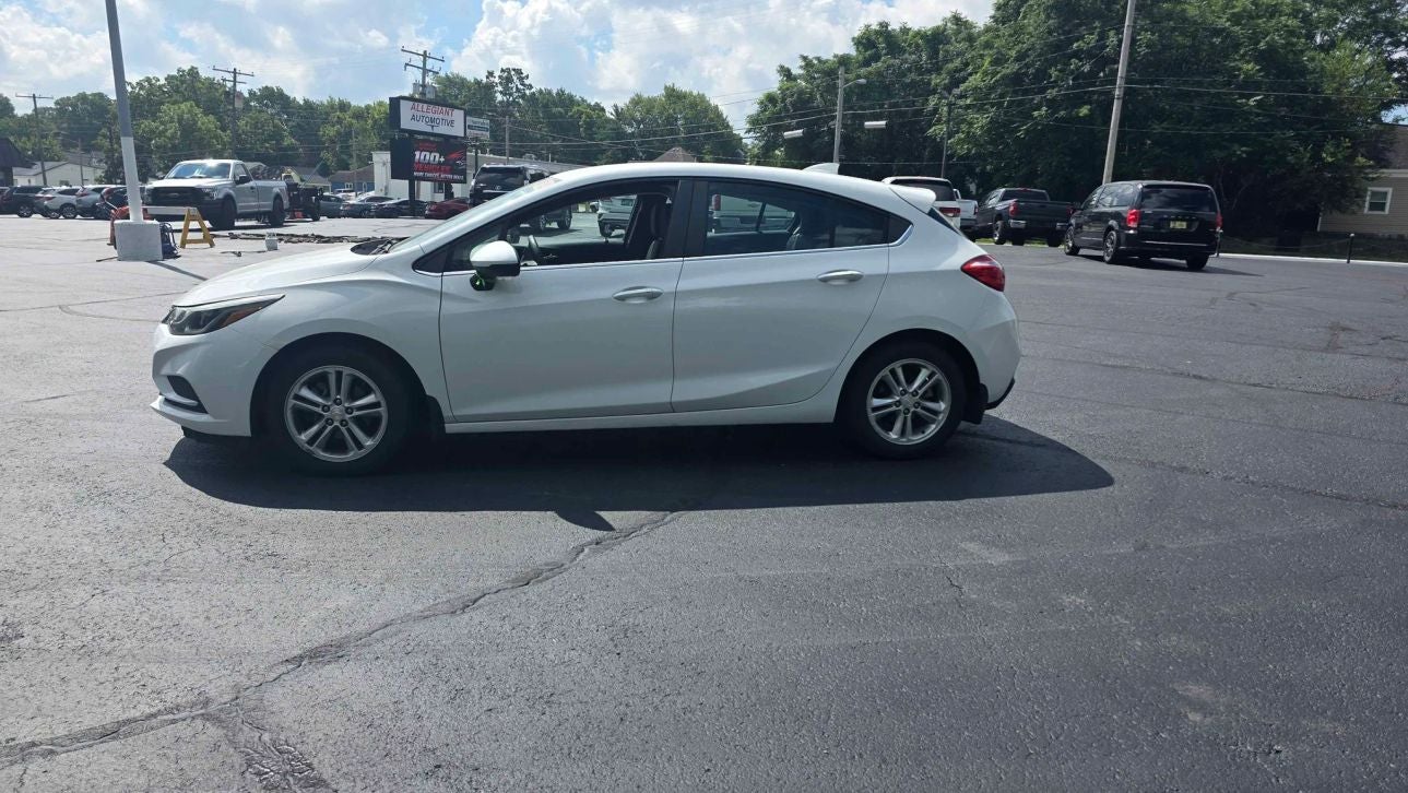 2017 Chevrolet Cruze LT Hatchback 4D