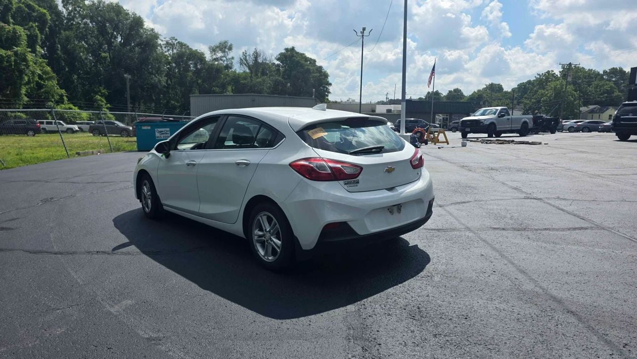 2017 Chevrolet Cruze LT Hatchback 4D