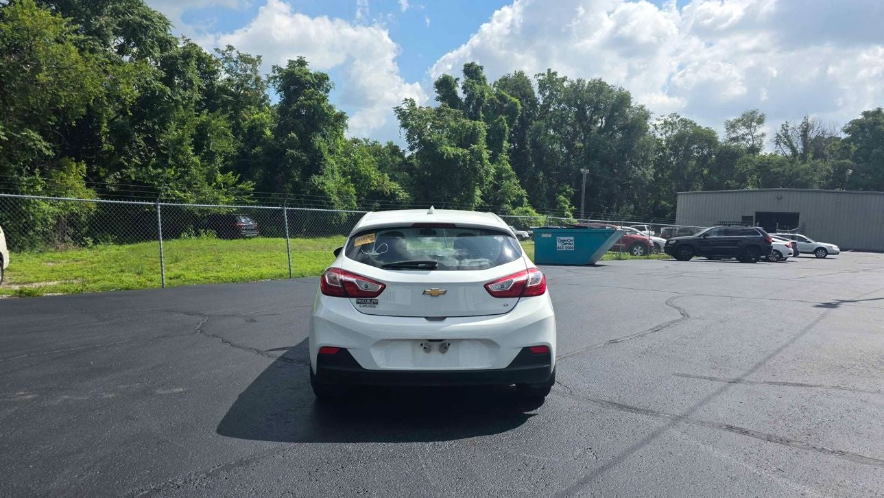 2017 Chevrolet Cruze LT Hatchback 4D