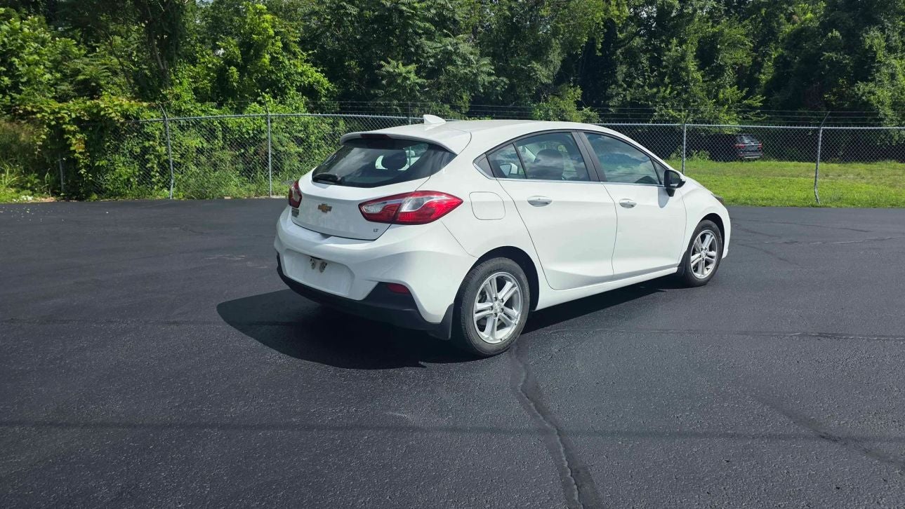 2017 Chevrolet Cruze LT Hatchback 4D