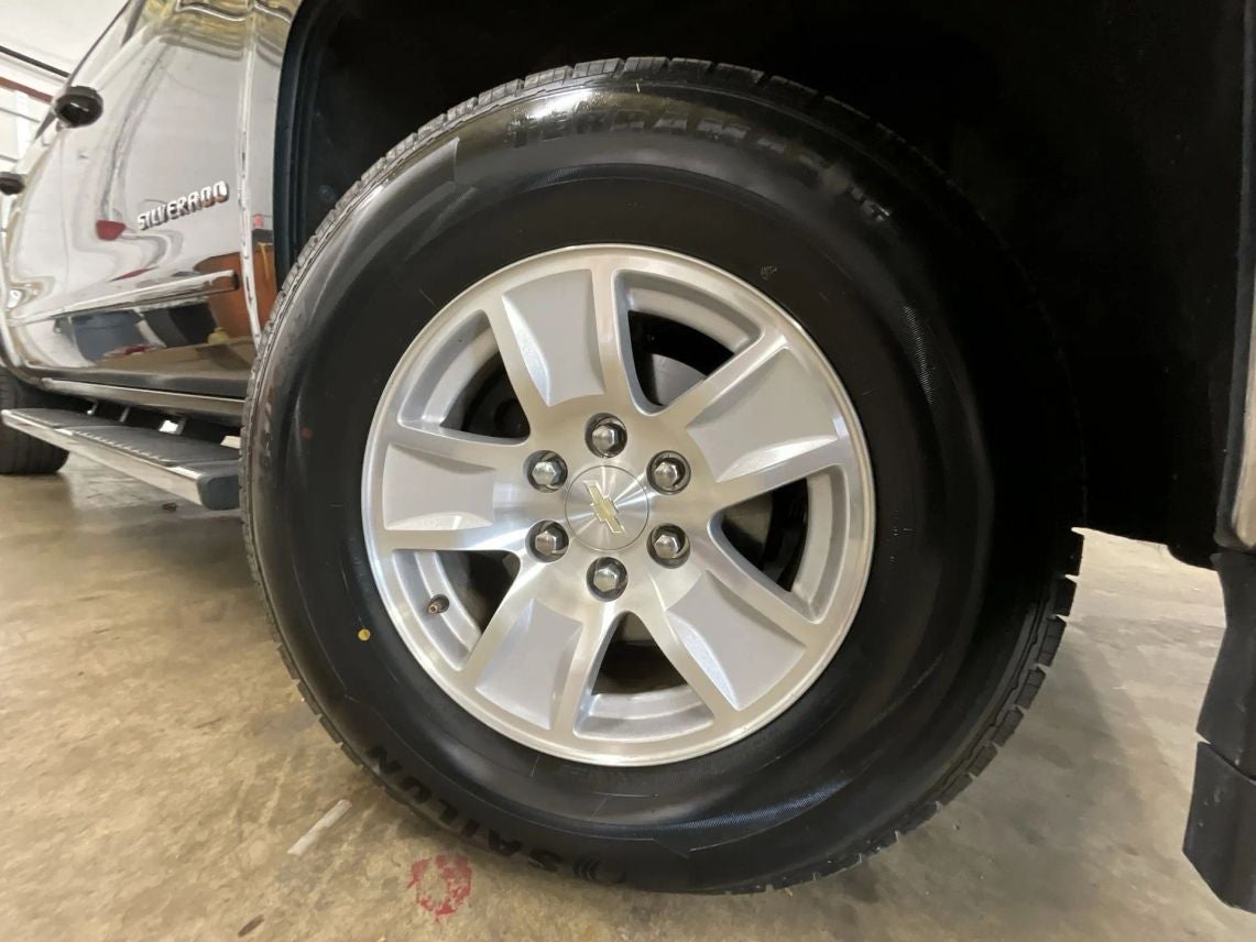 2017 Chevrolet Silverado 1500 Crew Cab LT Pickup 4D 5 3/4 ft