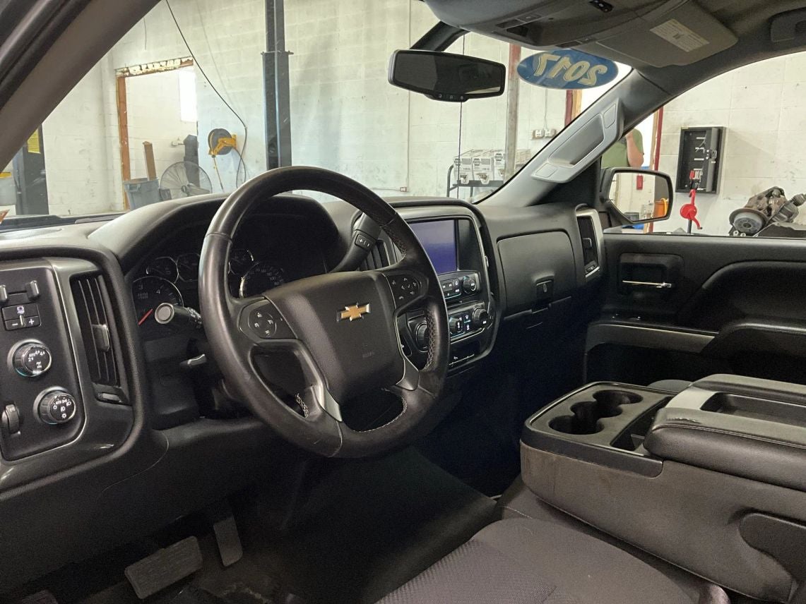 2017 Chevrolet Silverado 1500 Crew Cab LT Pickup 4D 5 3/4 ft