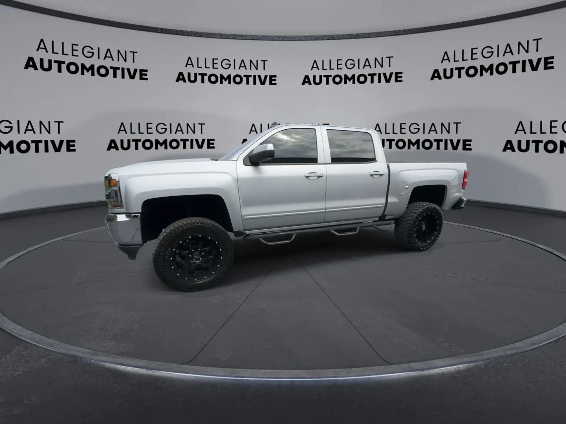 2018 Chevrolet Silverado 1500 Crew Cab LT Pickup 4D 5 3/4 ft
