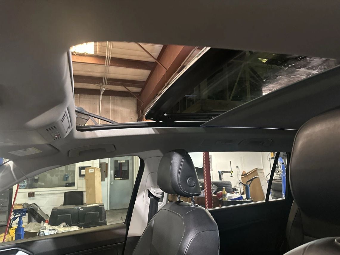2018 Volkswagen Tiguan 2.0T SEL Sport Utility 4D