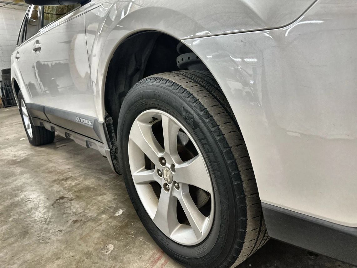 2014 Subaru Outback 2.5i Premium Wagon 4D