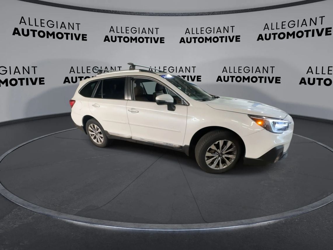 2018 Subaru Outback 3.6R Touring Wagon 4D