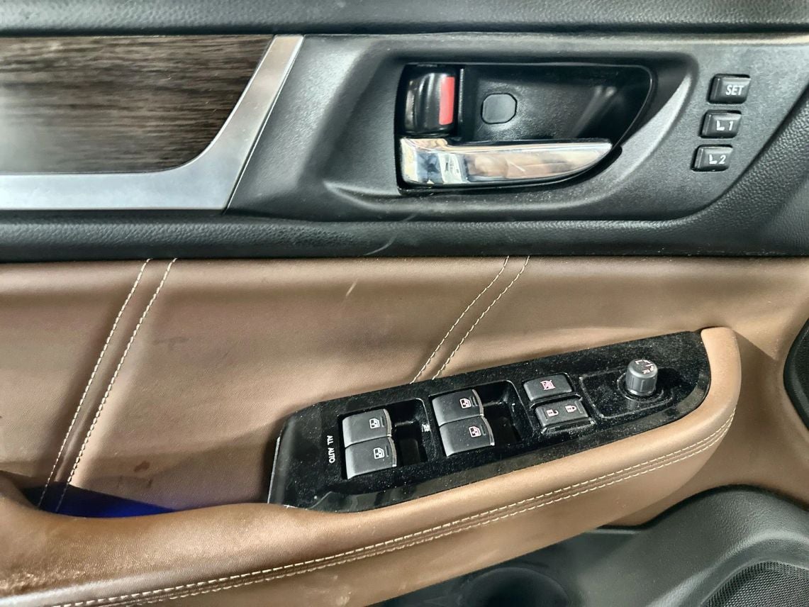 2018 Subaru Outback 3.6R Touring Wagon 4D