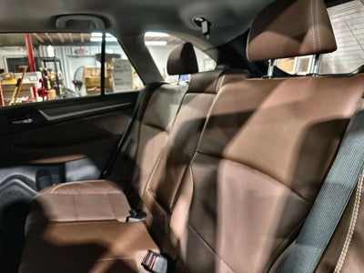 2018 Subaru Outback 3.6R Touring Wagon 4D