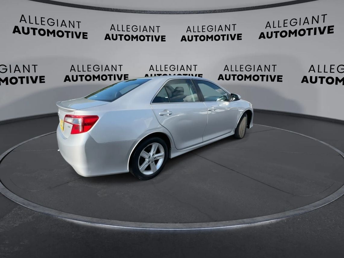 2013 Toyota Camry SE Sedan 4D