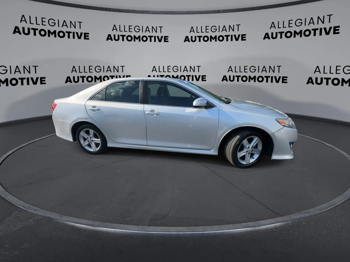 2013 Toyota Camry SE Sedan 4D