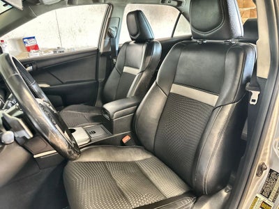 2013 Toyota Camry SE Sedan 4D