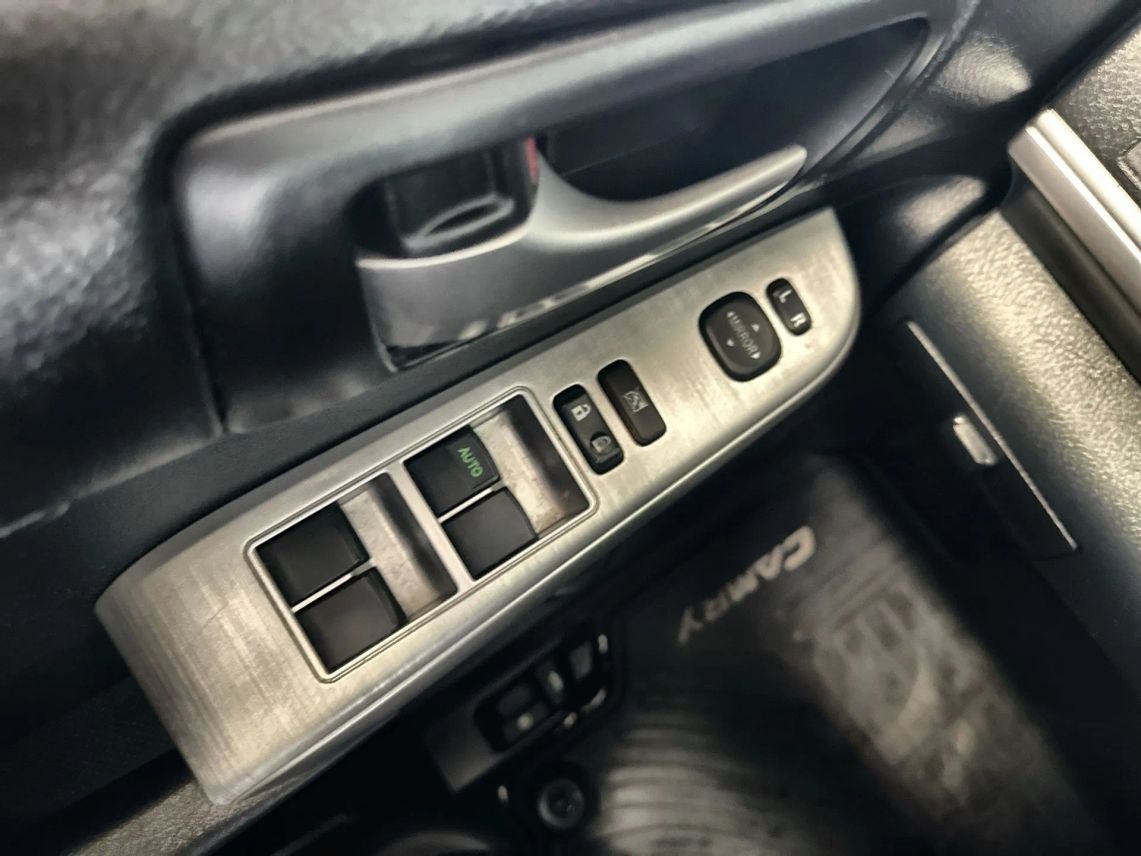 2013 Toyota Camry SE Sedan 4D