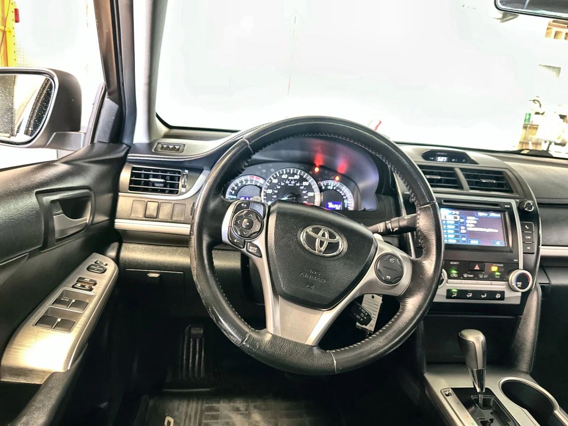 2013 Toyota Camry SE Sedan 4D