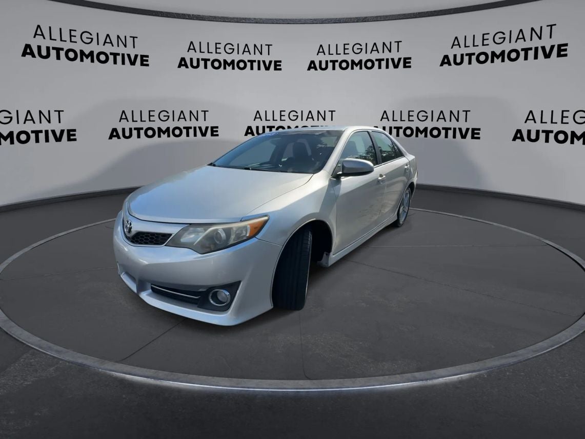 2013 Toyota Camry SE Sedan 4D