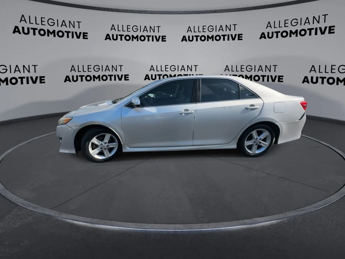 2013 Toyota Camry SE Sedan 4D