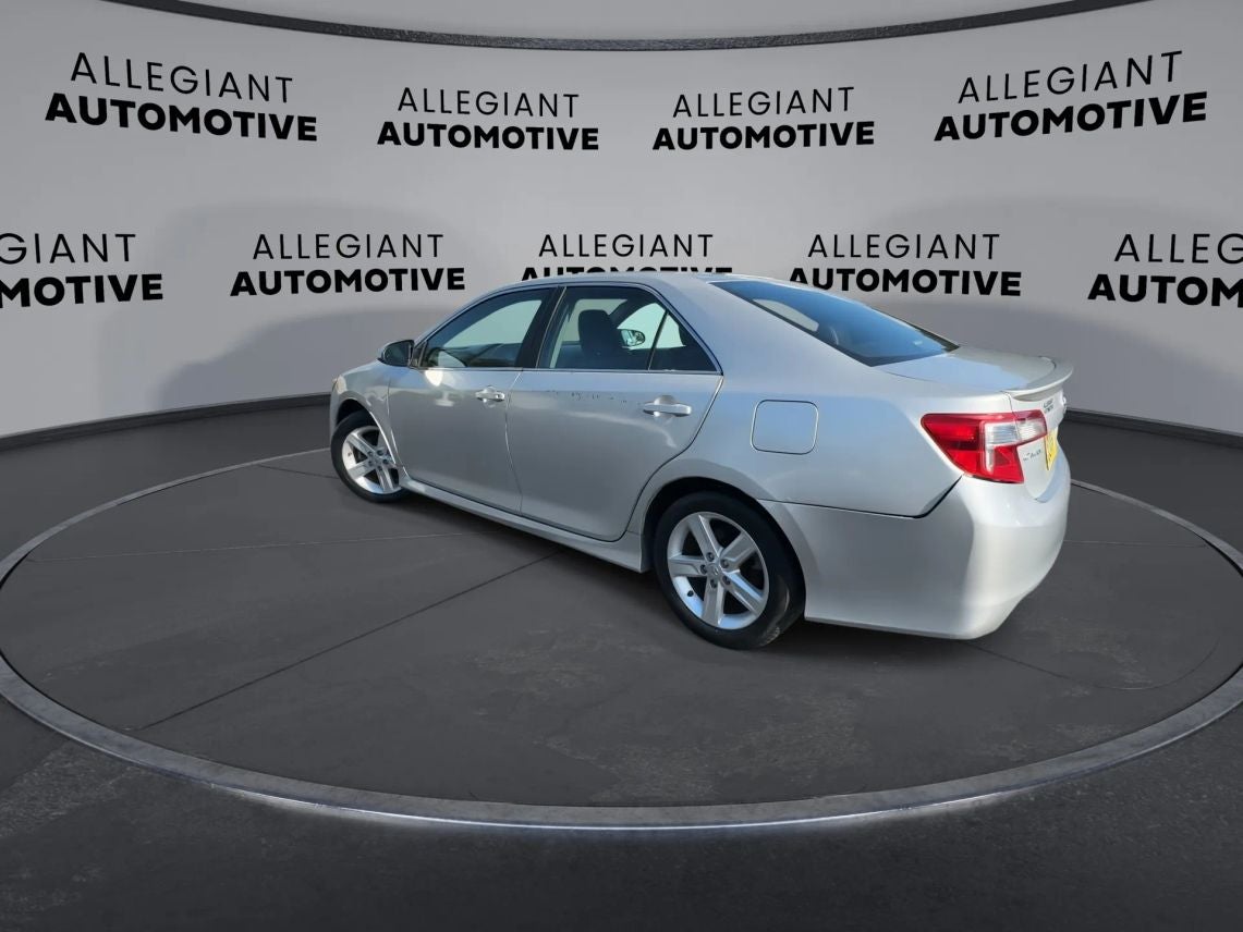 2013 Toyota Camry SE Sedan 4D