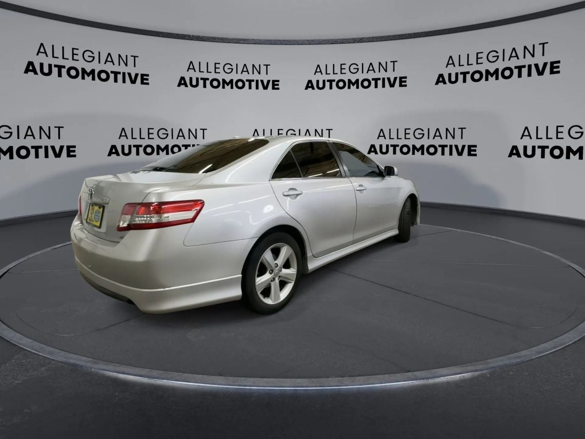 2011 Toyota Camry SE Sedan 4D