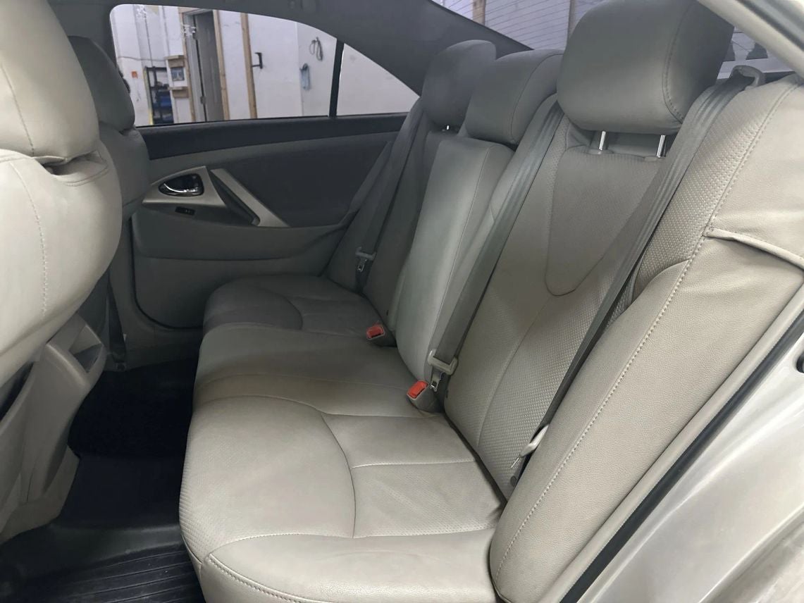 2011 Toyota Camry SE Sedan 4D