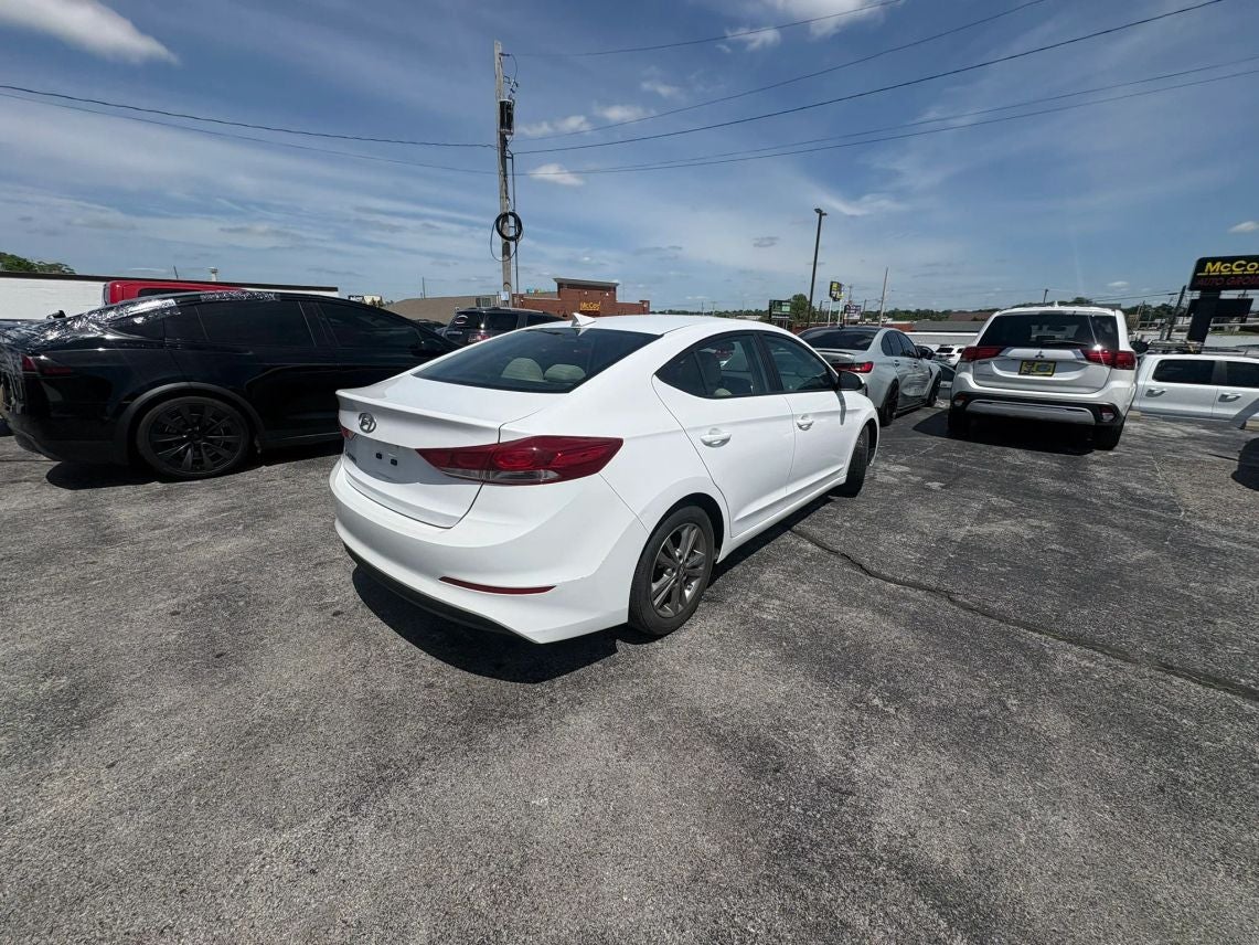 2017 Hyundai Elantra SE Sedan 4D