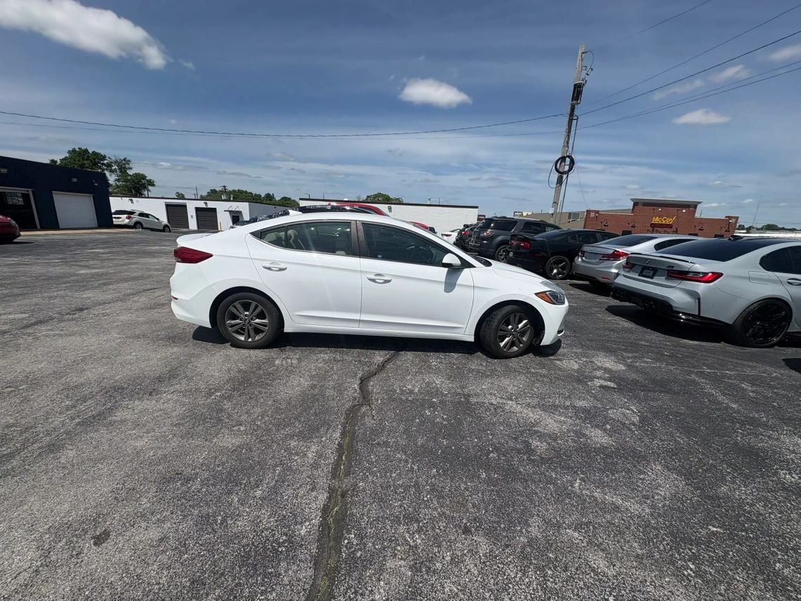 2017 Hyundai Elantra SE Sedan 4D