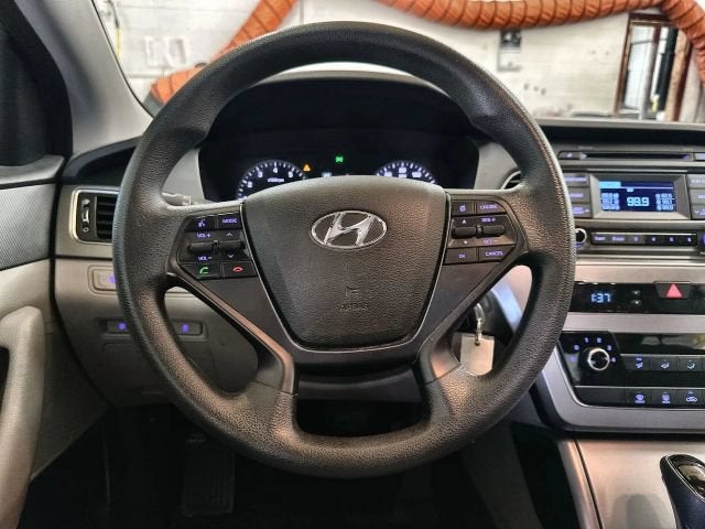 2015 Hyundai Sonata SE Sedan 4D