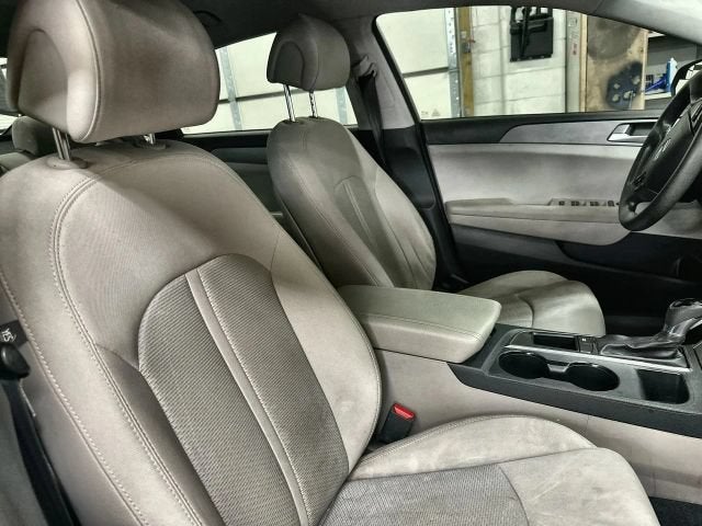 2015 Hyundai Sonata SE Sedan 4D