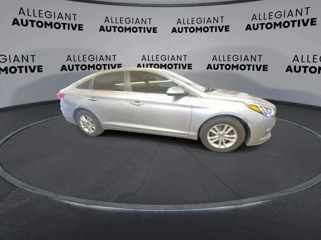 2015 Hyundai Sonata SE Sedan 4D