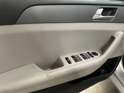 2016 Hyundai Sonata SE Sedan 4D