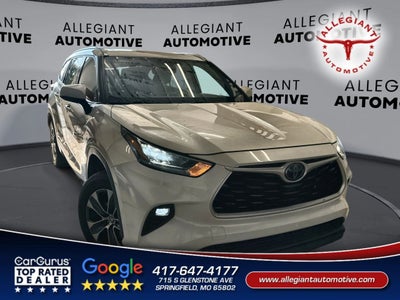 2020 Toyota Highlander XLE Sport Utility 4D