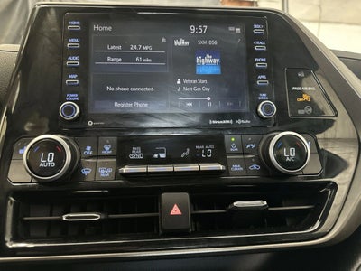 2020 Toyota Highlander XLE Sport Utility 4D