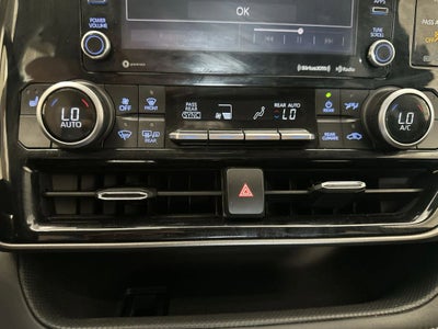 2020 Toyota Highlander XLE Sport Utility 4D