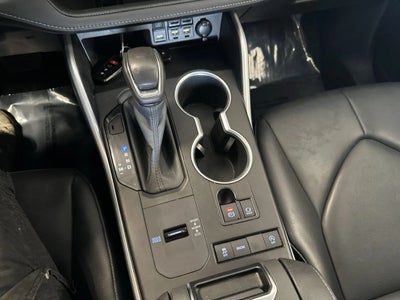 2020 Toyota Highlander XLE Sport Utility 4D