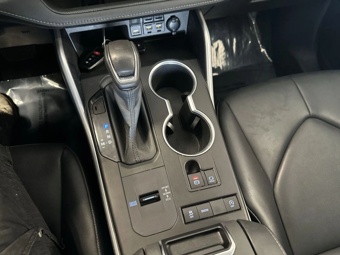 2020 Toyota Highlander XLE Sport Utility 4D